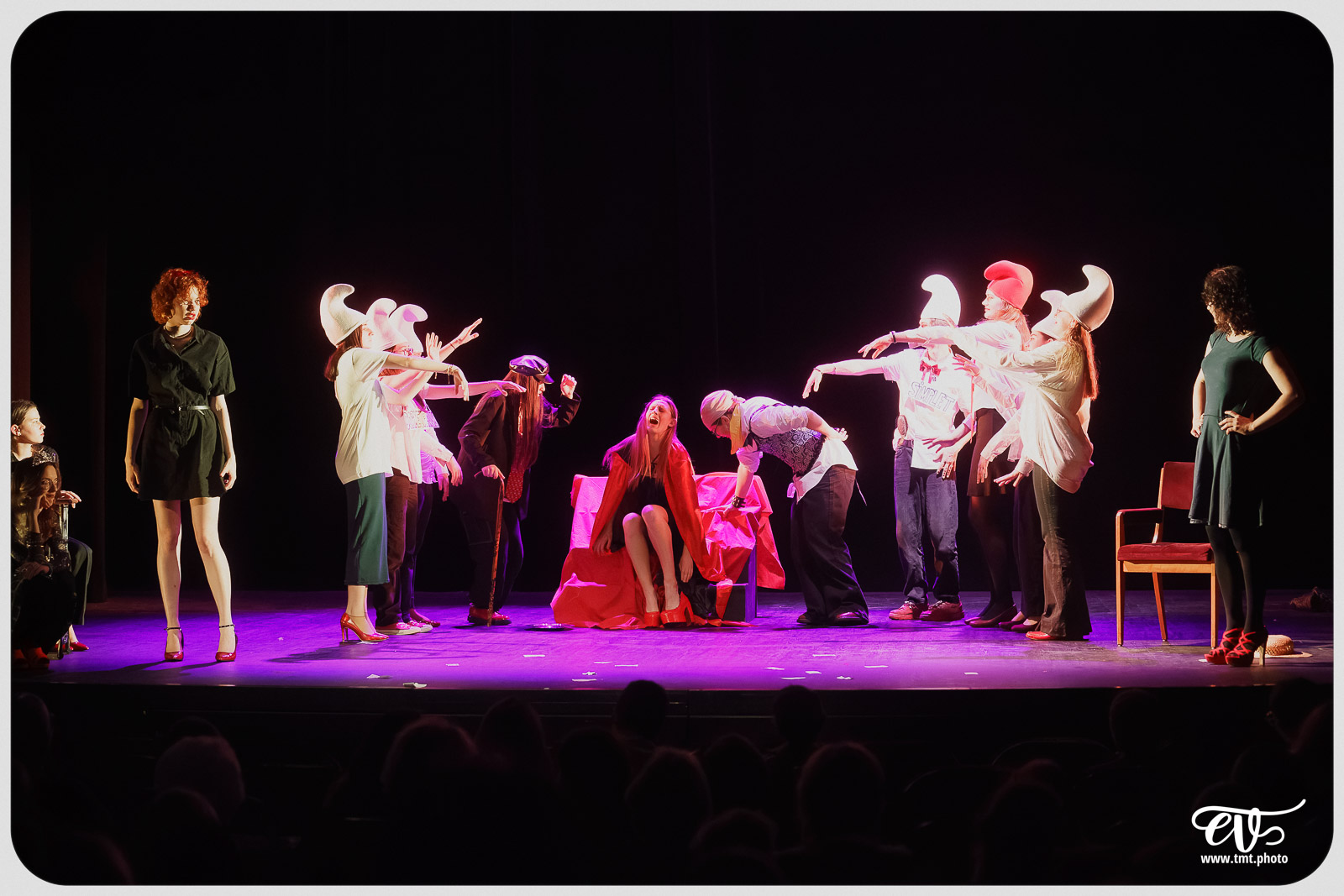 BLANCHE-NEIGE FOUTUE FORET